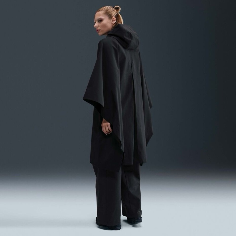 Nike Sportswear Women's Tailored Rain Poncho One Size Black HV5131-010 $350